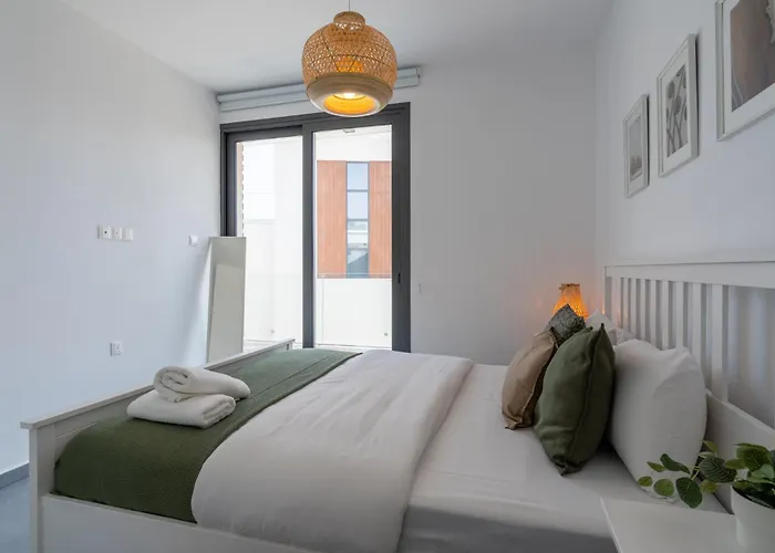 Villa Flora\'S 3-Bedroom Retreat With Private Pool