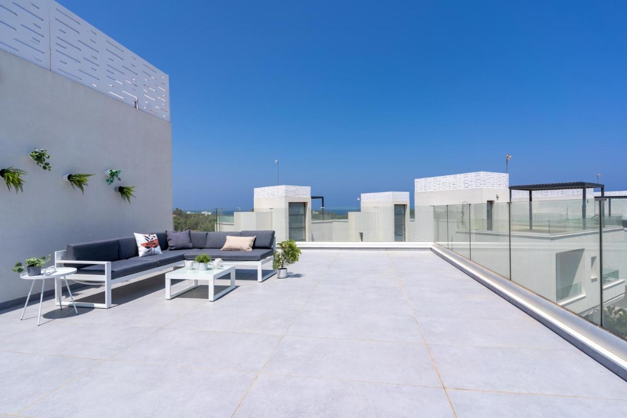 Flora's 3-bedroom Retreat With Private Pool * Paralimni