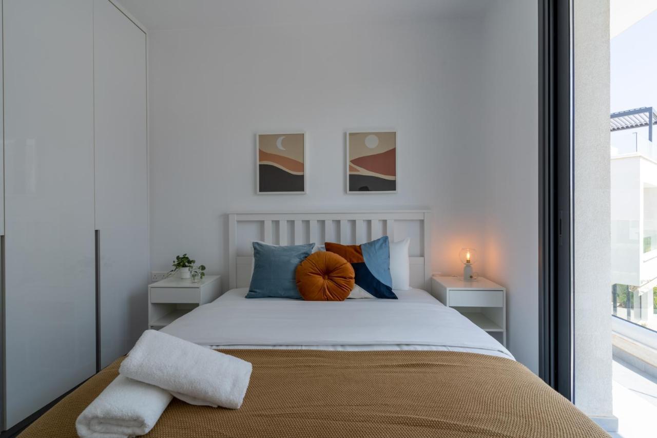 Flora's 3-bedroom Retreat With Private Pool Villa *