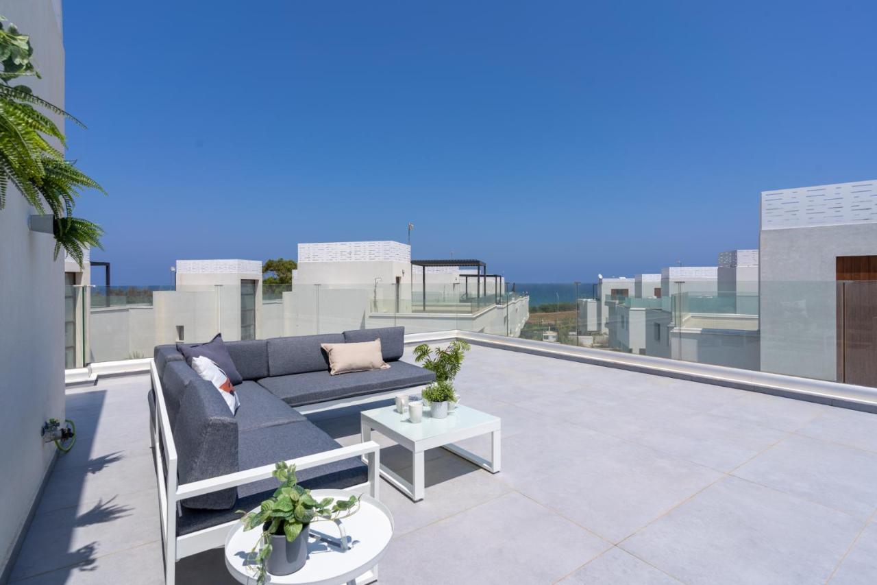 Flora's 3-bedroom Retreat With Private Pool * Paralimni