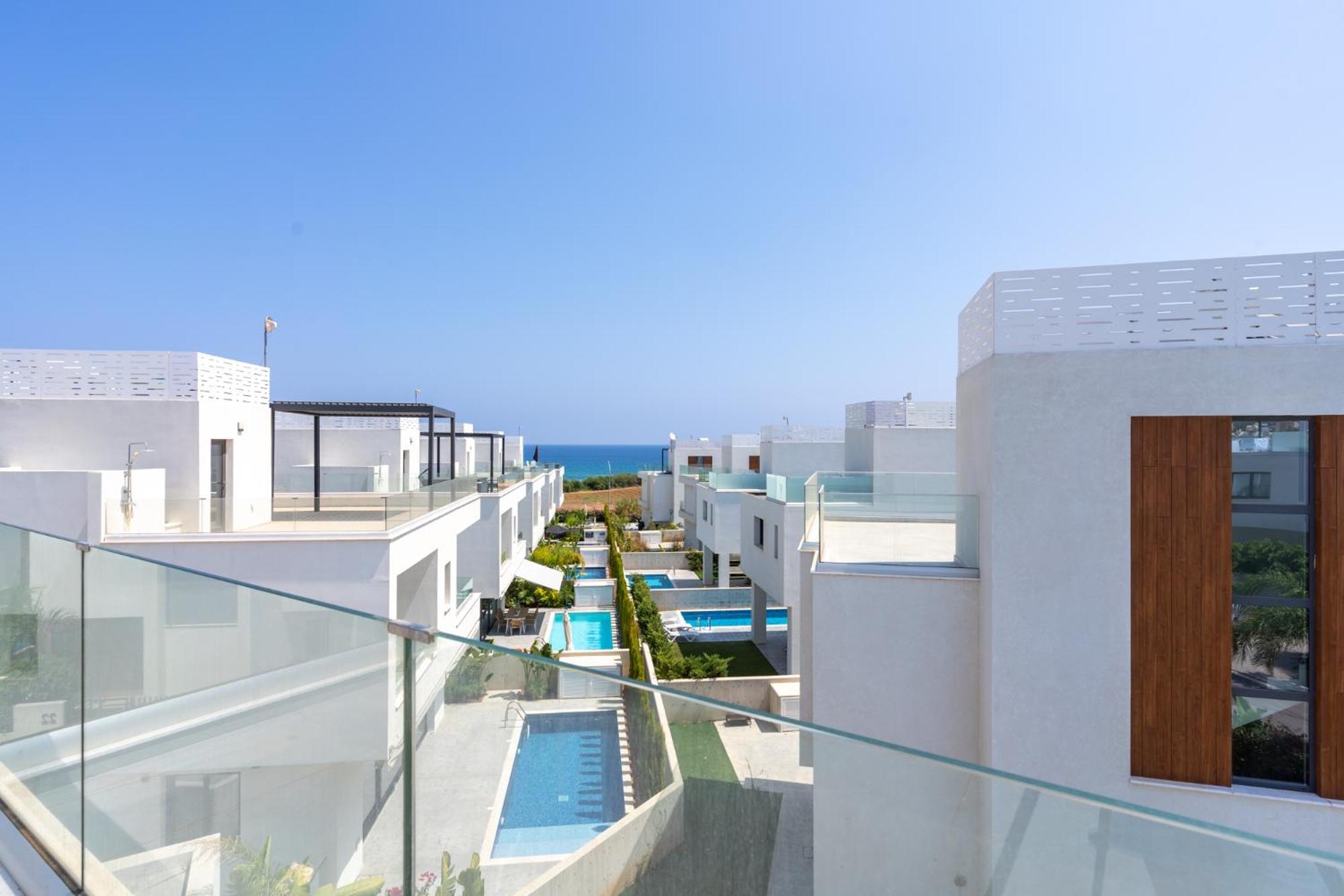 Flora's 3-bedroom Retreat With Private Pool Villa *